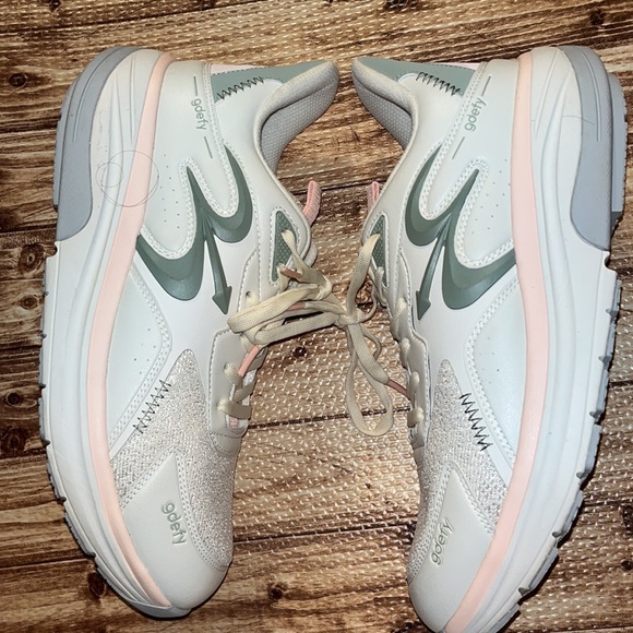 ☁️ 👟 ☁️ • 💎 👩🏼 💎• - Picture 4 of 10